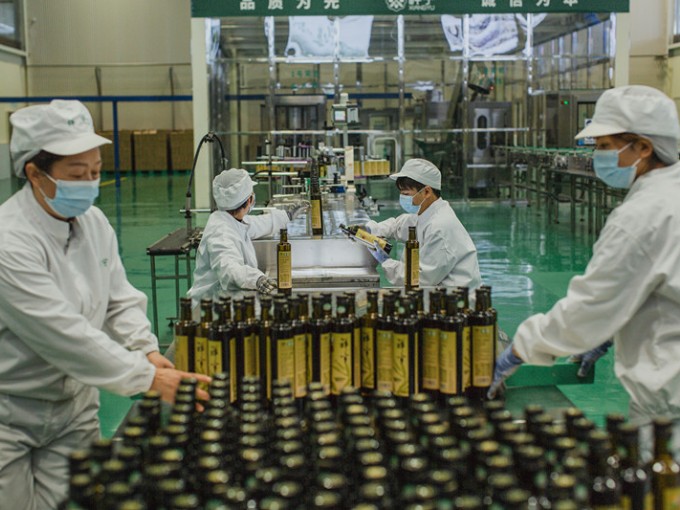 大家都知道，每一滴醇香的祥宇莊園橄欖油，都源自一顆顆小小的油橄欖果實(shí)。今天，就讓..